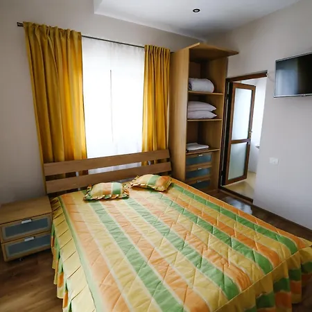 Guest house La Turcu