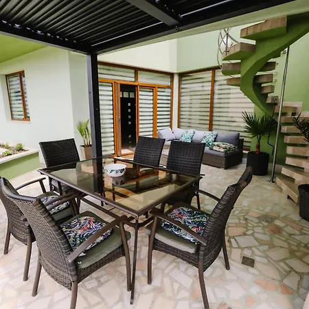 Guest house La Turcu